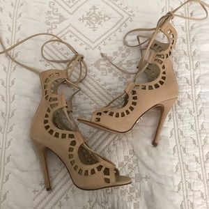 ✨Windsorsmith Nude Lace Up Heels✨